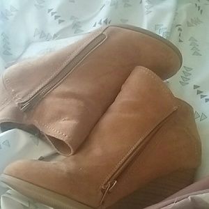 Tan wedges
